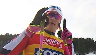 100-я победа Клэбо: показал цифры пальцами, идет за рекордом Бьорген