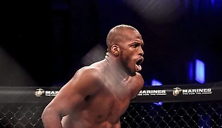 Нокаут торнадо-киком – издевательство от главного танцора MMA