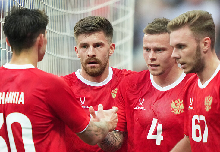 Россия 17 матчей без поражений. А у каких сборных еще горячие серии?