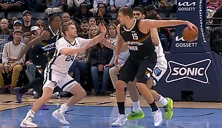 Еще один абсурдный пас-шедевр от Йокича. Смакуем!