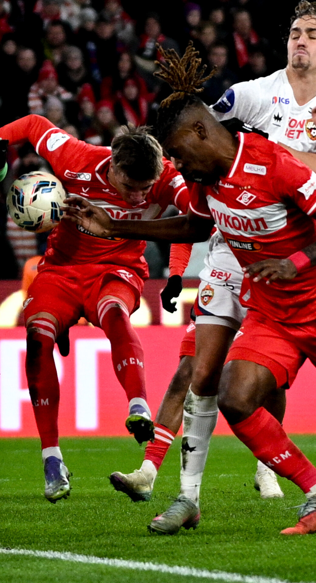 «Спартак» забил ЦСКА прямым угловым или нет? У победного гола сразу 3 автора!