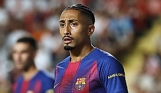 Рафинья сгорел: выложил 17 сторис с достижениями. После того, как не попал в сборную года