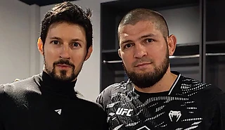 Фото дня: Павел Дуров и Хабиб – на UFC в Абу-Даби
