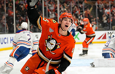 Анахайм, Джоэл Кенневилл, Лео Карлссон, Эдмонтон, НХЛ, Крис Кноблаух, Джексон Лакомб, Коннор Макдэвид, Беккетт Сеннеке, Кубок Стэнли