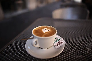 В Италии не растет кофе. Но тогда откуда везде эспрессо, латте и капучино ☕️