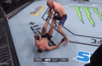 Пяткой в челюсть, лежа на спине – чумовой нокаут из UFC. Соперник моментально отключился