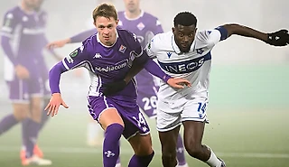 «Пэлас» и «Фиорентина» загремели в стыки, АЕК Николича спасся на 90+15! Главное из развяки в Лиге конференций