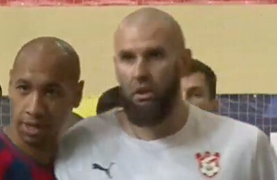 Самый большой нападающий России. Его рост – 202 см