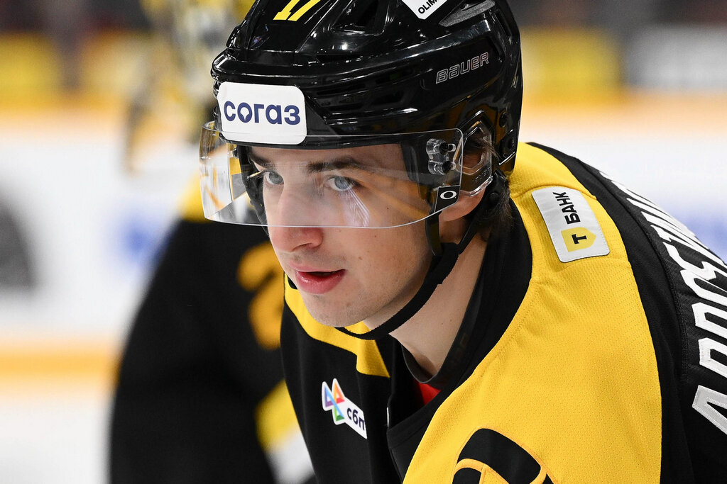 Руслан Абросимов – один из лучших снайперов КХЛ и звезда атакующей «Северстали». Интервью-знакомство