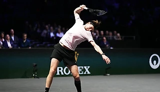 «Что это за бред, #####?» Бублик уничтожил ракетку и проиграл в Париже