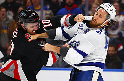 Баффало, НХЛ, Тампа-Бэй, Никита Кучеров, Кори Перри, Эрик Фурлатт, драки, Скотт Сабурин, Майкл Кесселринг, Бек Маленстин, Джош Доун