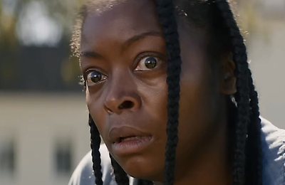 Женщина во дворе, Трейлеры фильмов, Фильмы