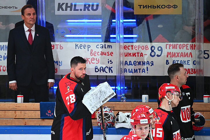 Почему такой шум вокруг ЦСКА и вратаря Федотова? Объясняем за три абзаца, если вы пропустили