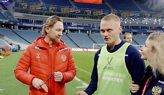 «У меня там пельмешки, сырники – Карпину не показывайте». Кто не хочет тренера сборной в подписчиках своего канала?