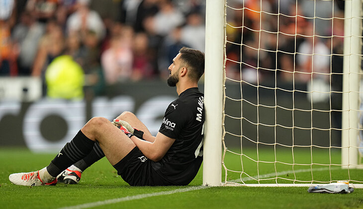 Мамардашвили так хочет в «Ливерпуль», что готов на два года застрять в «Борнмуте». Зачем?