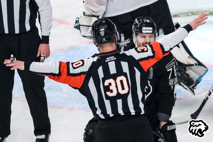 Фотография поста в ленте Судьи отменили сразу 3 гола «Трактора»! Но даже это не помешало победить