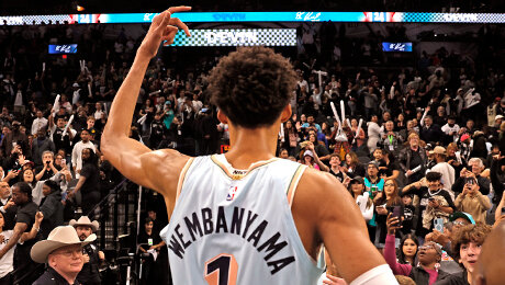 «Шакалы» – фанатская группа в Сан-Антонио, ее собрал Вембаньяма. Вдохновляются «ультрас» из Европы