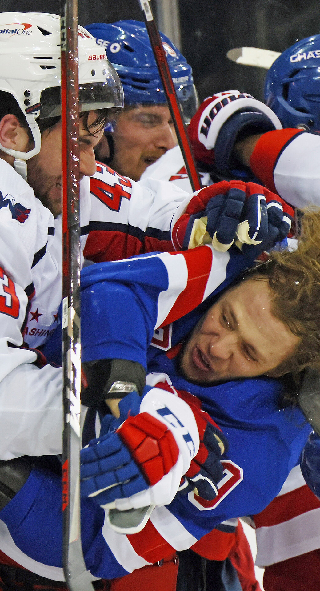 Уилсон бьет русских всю карьеру. Сегодня травмировал Кучерова