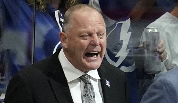 Фотография поста в ленте У «Куньлуня» топ-тренер из НХЛ. Это он творец чуда «Вегаса»