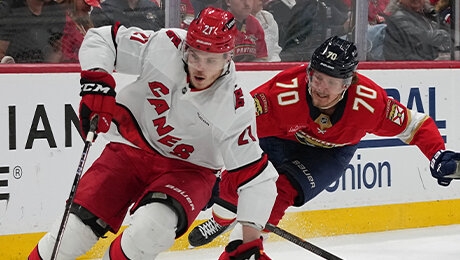 «Каролина» выиграла матч в финале Востока впервые с 2006-го! А Никишин набрал дебютное очко в НХЛ