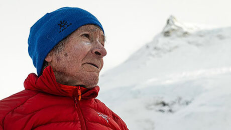 Он покорил восьмитысячник в 86 лет – это рекорд. Что за монстр?!