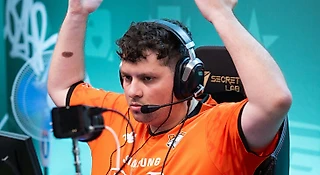 «Падать ниже уже некуда». Все в шоке от первого матча Virtus.pro