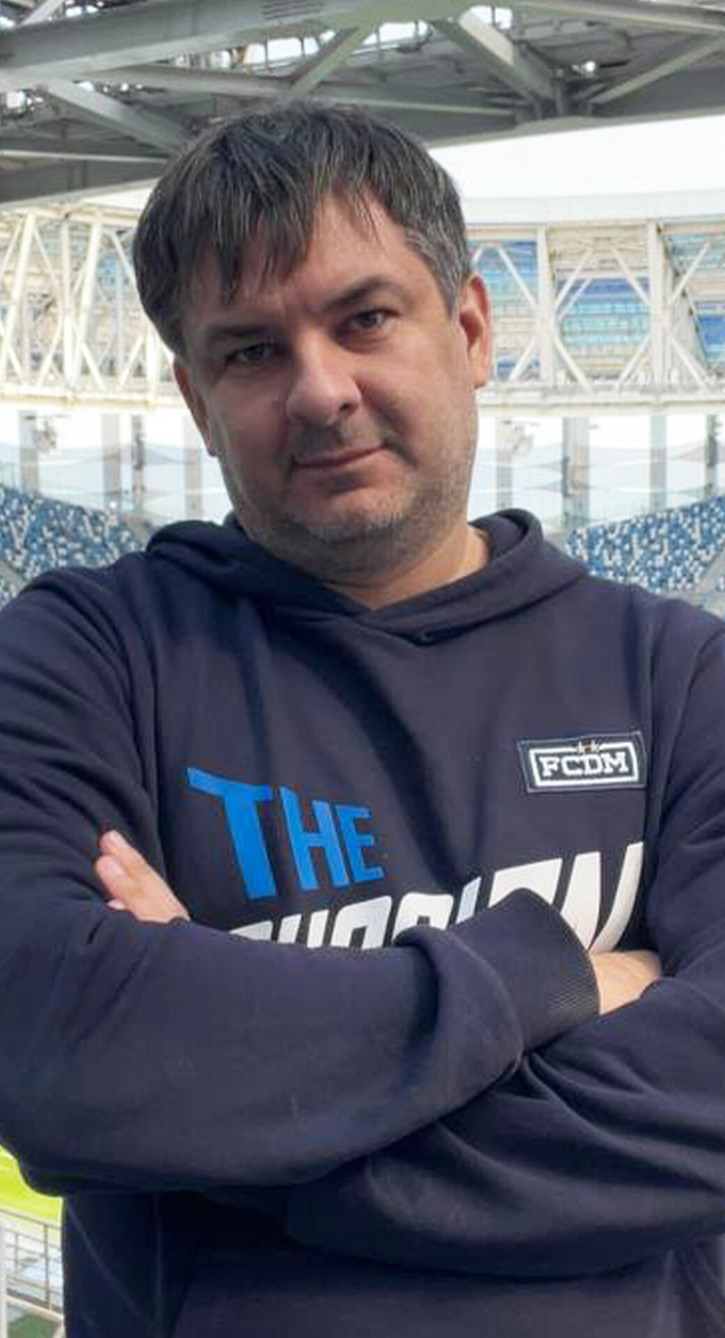 «Рожайте вы детей, занимайтесь мужьями». Позорный монолог комментатора Боярского о девушке-судье