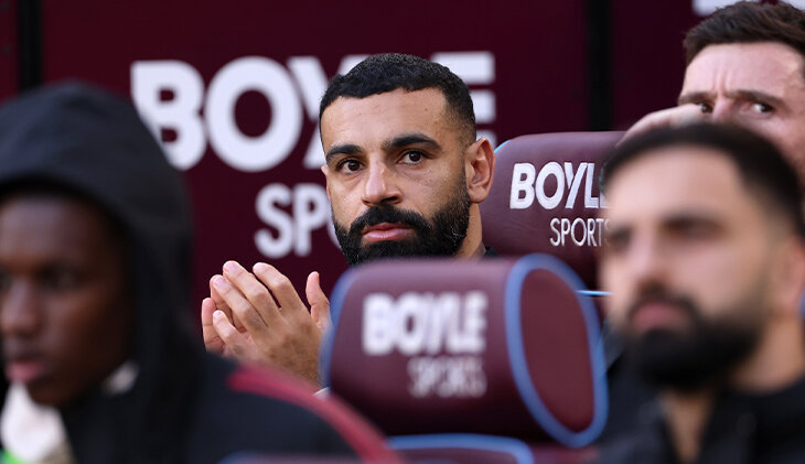 Почему Слот усадил Салаха? Есть теория о лени