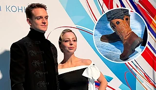 Наряды фигуристов на жеребьевке ЧР: костюм ковбоя, платье с мехом, пиджак на голое тело