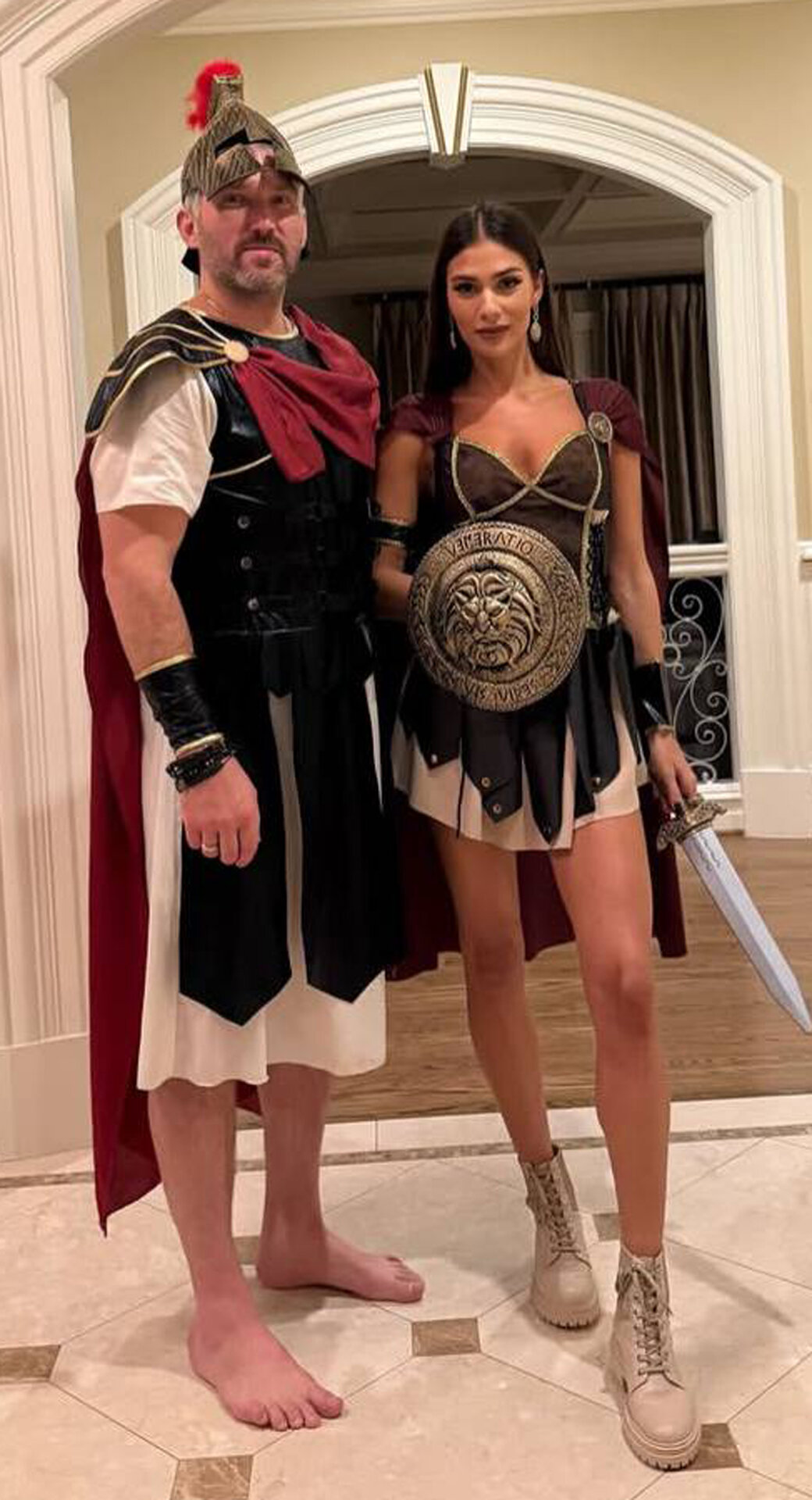 Овечкин – спартанец, русские братки в «Рейнджерс» и группа ABBA. Как в НХЛ отметили Хэллоуин