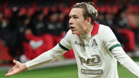 Похоже, Батраков не хочет бить пенальти за клуб своей девушки. В медиафутболе недовольны