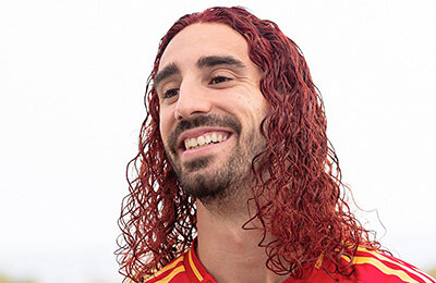 Фото дня: Кукурелья с красными волосами после золота Евро-2024. Выполнил обещание!