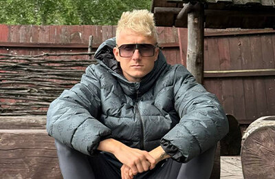 Алтайские бани, футбольное поле в Калтане и тренажерка в Новокузнецке – Головин обожает отпуск в глубинке!