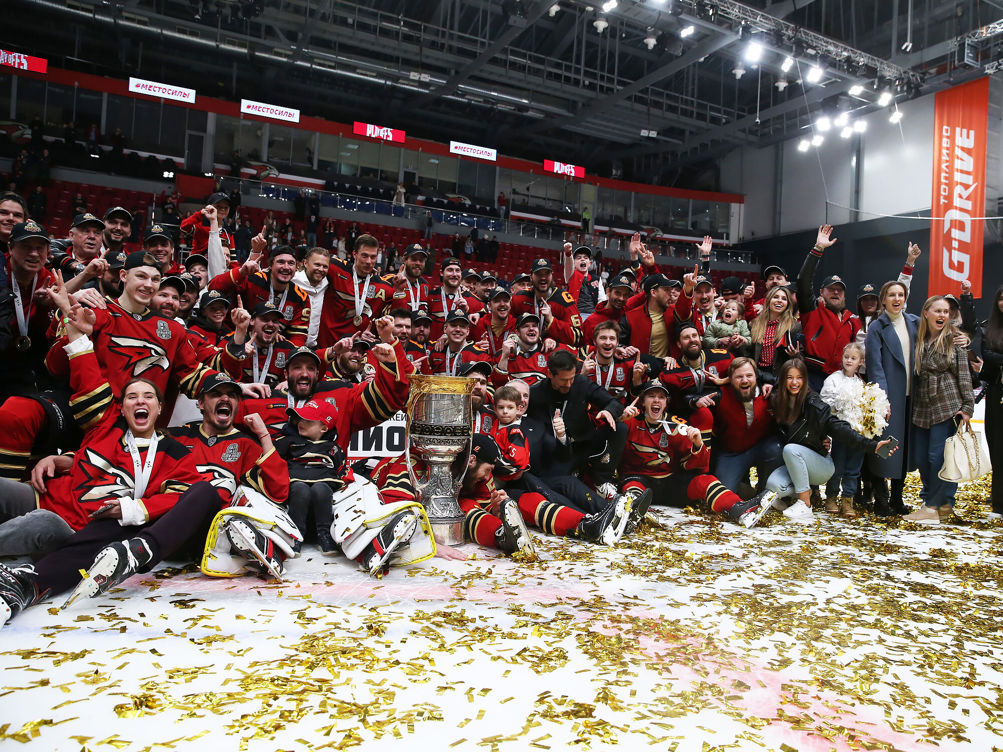 Куда ушли легионеры? Кто завершил карьеру, а кто стал тренером? Где сейчас хоккеисты «Авангарда», взявшие Кубок Гагарина