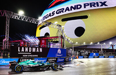 «Сфера» – мемогенератор «Ф-1» в Лас-Вегасе: то лицо Брэда Питта, то подмигивания пилотам