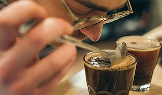 Запахи, табак и кофе: что делали жители Европы для победы над усталостью