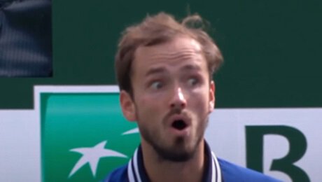Теннис – «дерьмо», зрители – «######». Медведев проиграл финал Индиан-Уэллс – на глазах у Шараповой