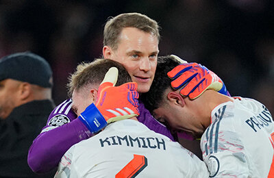 «Бавария» вытерпела «ПСЖ» в меньшинстве. У Компани 16 побед из 16