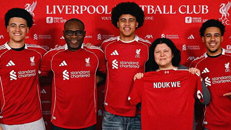 «Ливерпуль» подписал защитника с русскими корнями. Ндукве знает язык и слушает нашу музыку