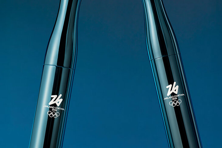 Фото факела с символиков Олимпиады 2026 в Милане