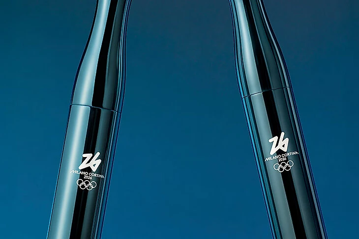 Фото факела с символиков Олимпиады 2026 в Милане