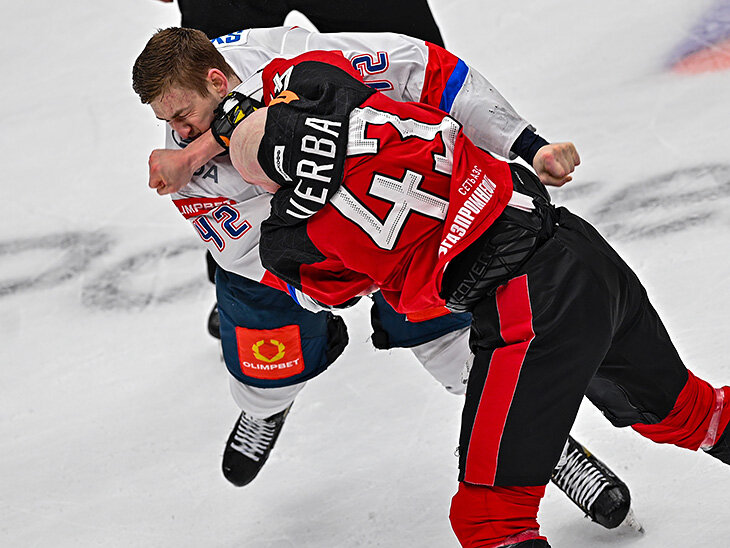 Мощная драка в Кубке Гагарина: Верба вышел мстить за грубость против лидеров «Авангарда»