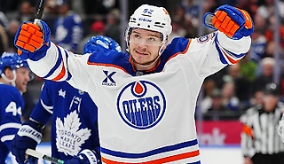 🔥 Подколзин – в огне: дубль в ворота «Торонто»! У него 4 гола в 5 матчах