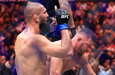 Чимаев не заметил чемпиона – и теперь с поясом UFC. Так дю Плесси еще не валяли