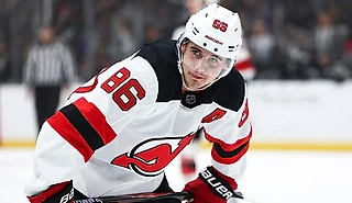 Упавший крекер, душ, волынка и празднование гола. 37 нелепых травм хоккеистов