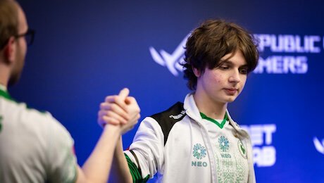 Kyousuke не сможет вернуться в Россию до осени. Почему?