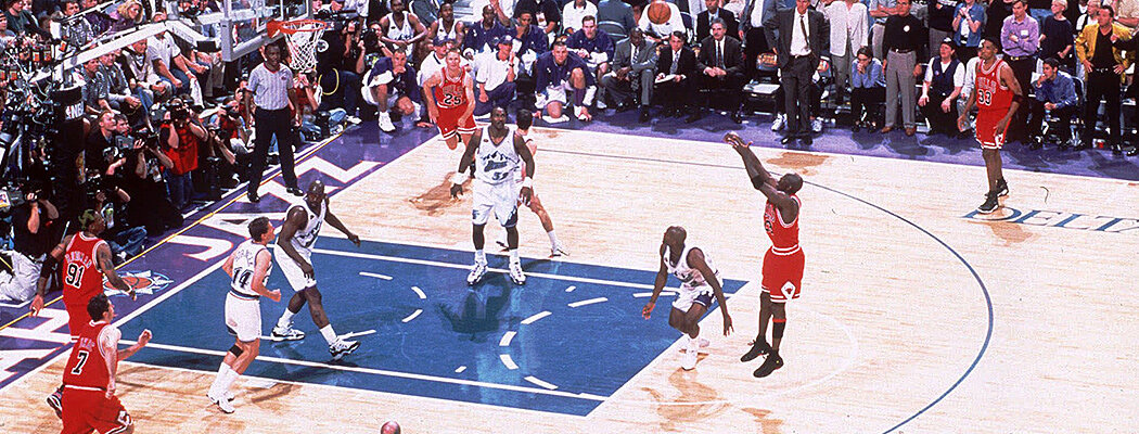 Футбол хоккей баскетбол бокс теннис. Michael Jordan last shot. Vivint Arena Statues Malone Stockton.