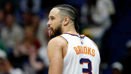 Главный засранец НБА меняет мир вокруг себя