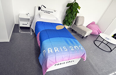 Антисекс-кровати будут и в Париже! Кстати, а почему антисекс?