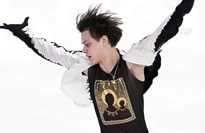 «Это перебор». Номер в фигурке, который точно запомнится – с иконой во всю грудь